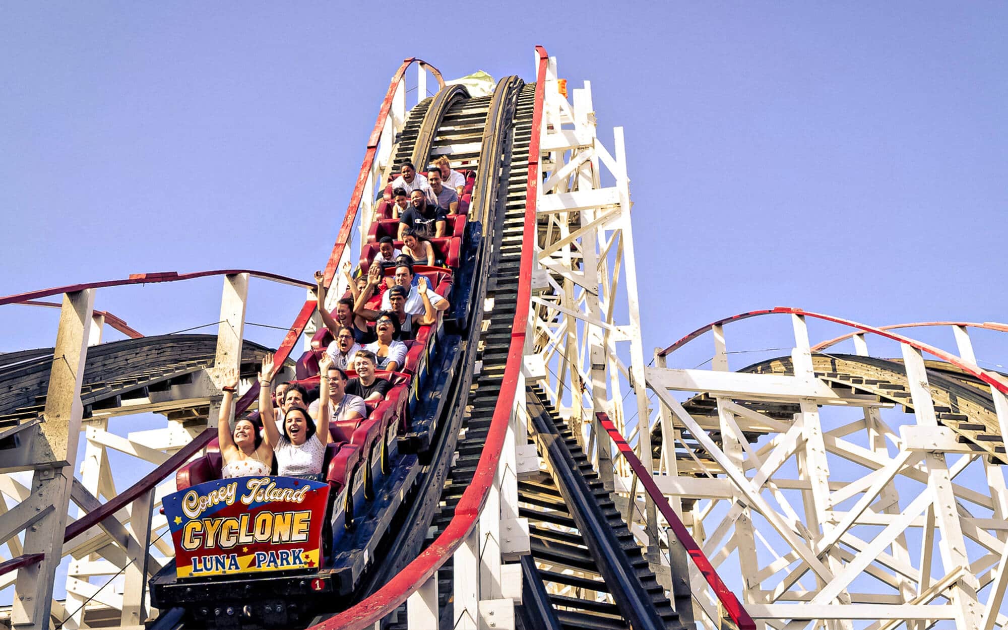 Cyclone Luna Park