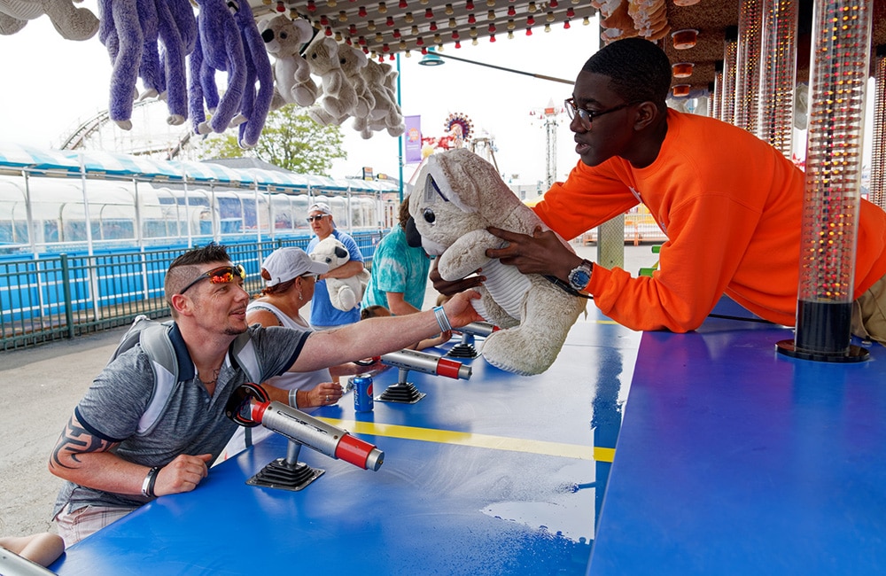 Luna Park jobs - Game Operator